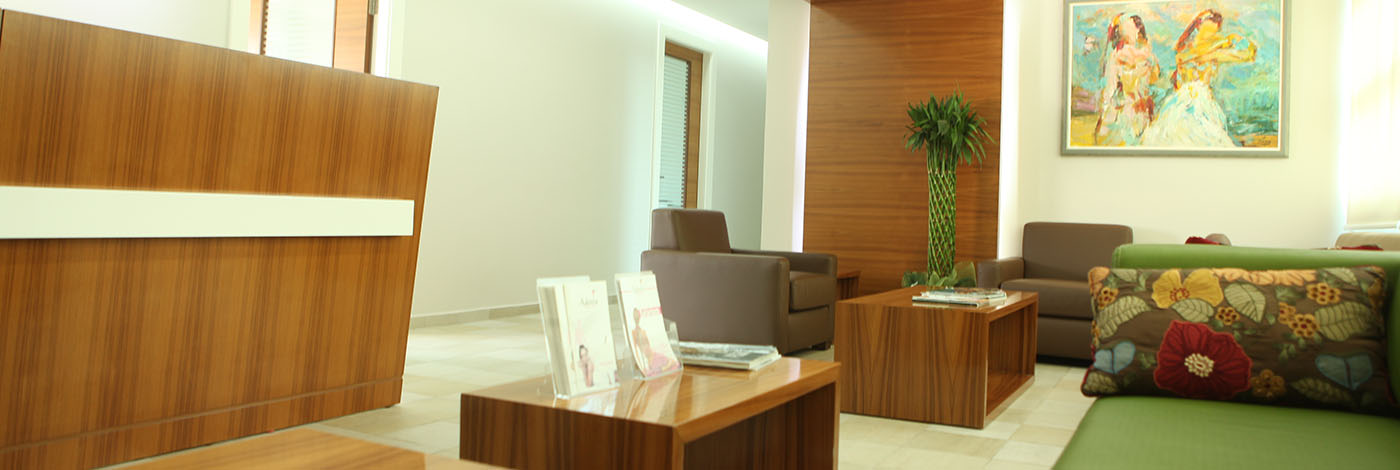 The reception and waiting area at Byblos Dental Clinic in Jbeil